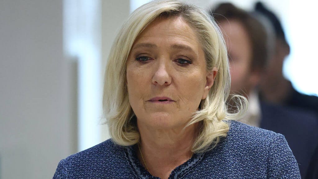 Gericht spricht Le Pen schuldig: Aus für Kandidatur? - politik - exxpress Nachrichten