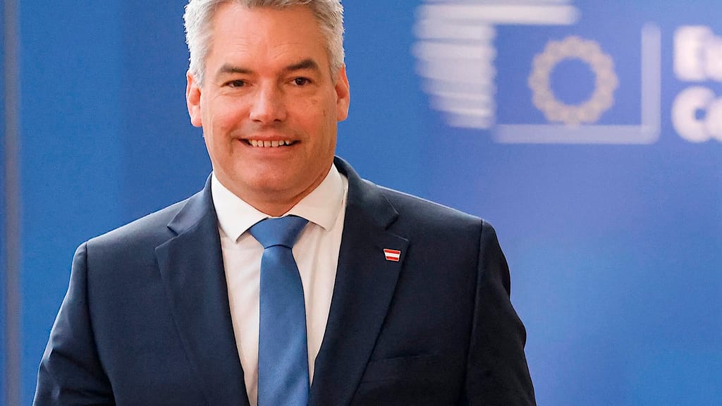 Hauptsache „gut vernetzt“! So verteidigt die SPÖ Nehammer als EU-Superbanker - politik - exxpress Nachrichten