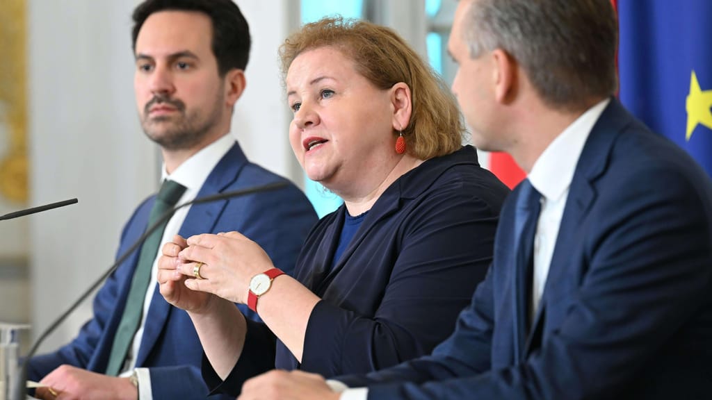 Regierung kürzt bei Arbeitslosen – FPÖ: Migranten werden ausgespart - politik - exxpress Nachrichten