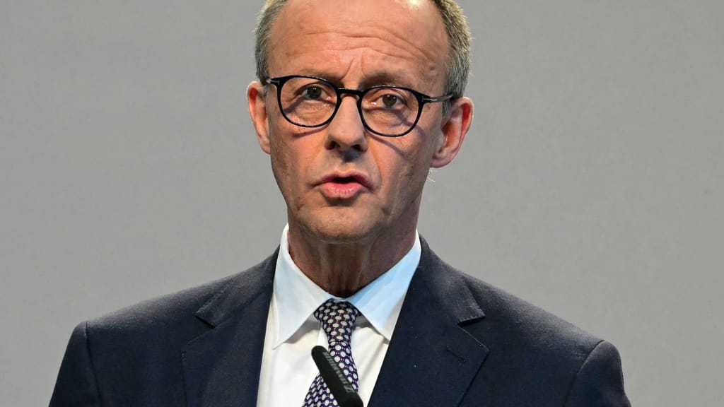 „Nicht wie Österreich!“ Merz gegen Rechts-Koalition – nun stürzt er selbst ab - politik - exxpress Nachrichten