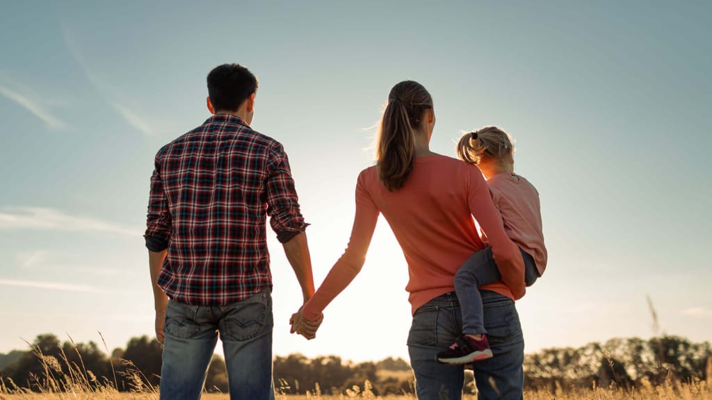 „Vater“ und „Mutter“ sind diskriminierend – nur noch „Elternteil“ im Ausweis - news - exxpress Nachrichten