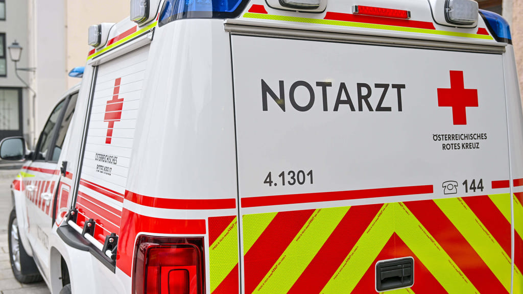 Sturz aus viertem Stock: Mann (41) stirbt noch am Unfallort - news - exxpress Nachrichten