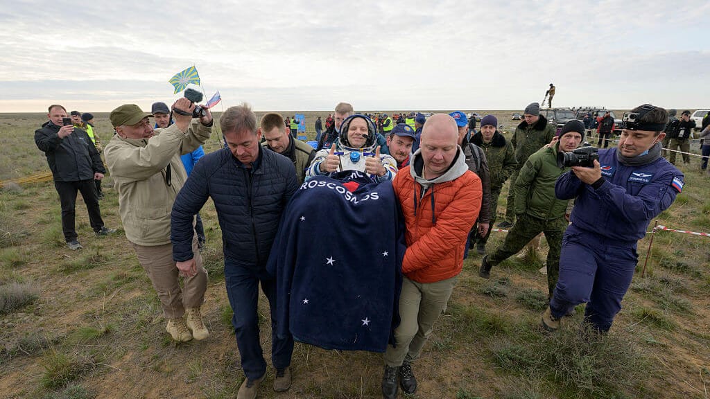Zurück aus dem All: US-Amerikaner und Russen nach ISS-Mission auf Erde gelandet - news - exxpress Nachrichten