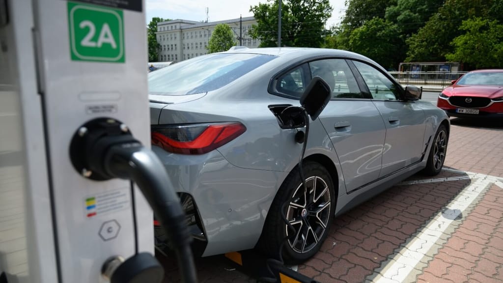 Vom Zukunftstraum zum Ladenhüter: Gebrauchte E-Autos stürzen im Preis ab - economy - exxpress Nachrichten