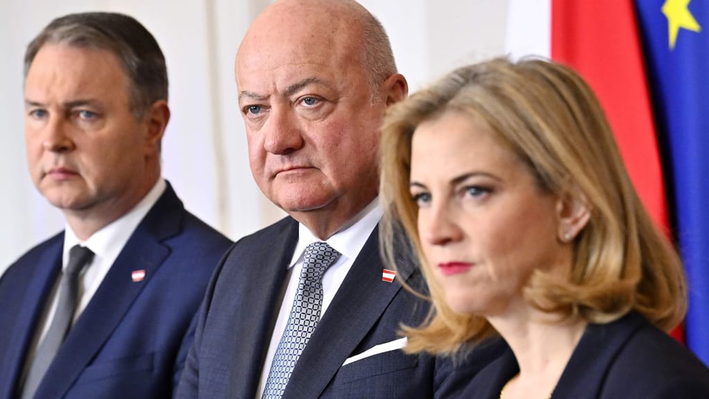 Budget-Krise: Regierung plant Einsparungen bei Familienleistungen - politik - exxpress Nachrichten
