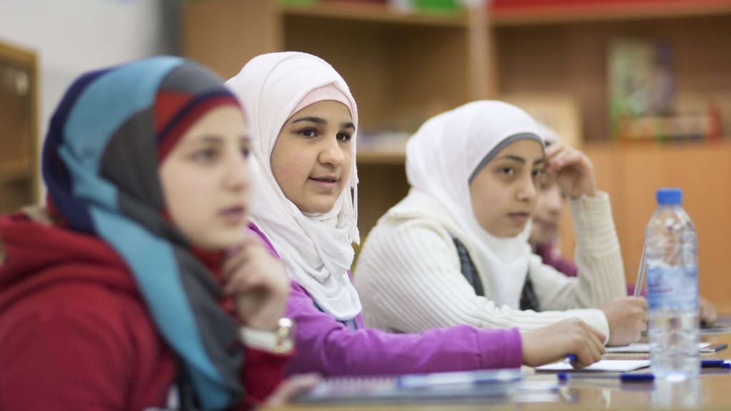 Länder preschen vor: Kopftuchverbot für Kinder auch in Tirol - politik - exxpress Nachrichten