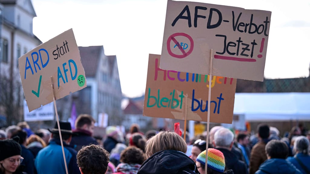 AfD "gesichert rechtsextremistisch"? Öffentlich-rechtlicher ARD sofort auf Linie - politik - exxpress Nachrichten