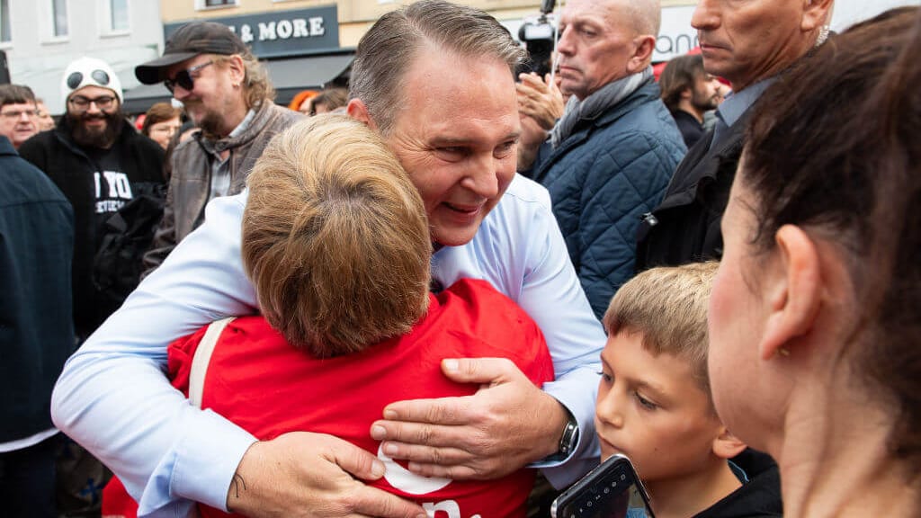 Nach Audi A8 von Schellhorn (NEOS): Vizekanzler Babler (SPÖ) gönnt sich E-Audi - news - exxpress Nachrichten
