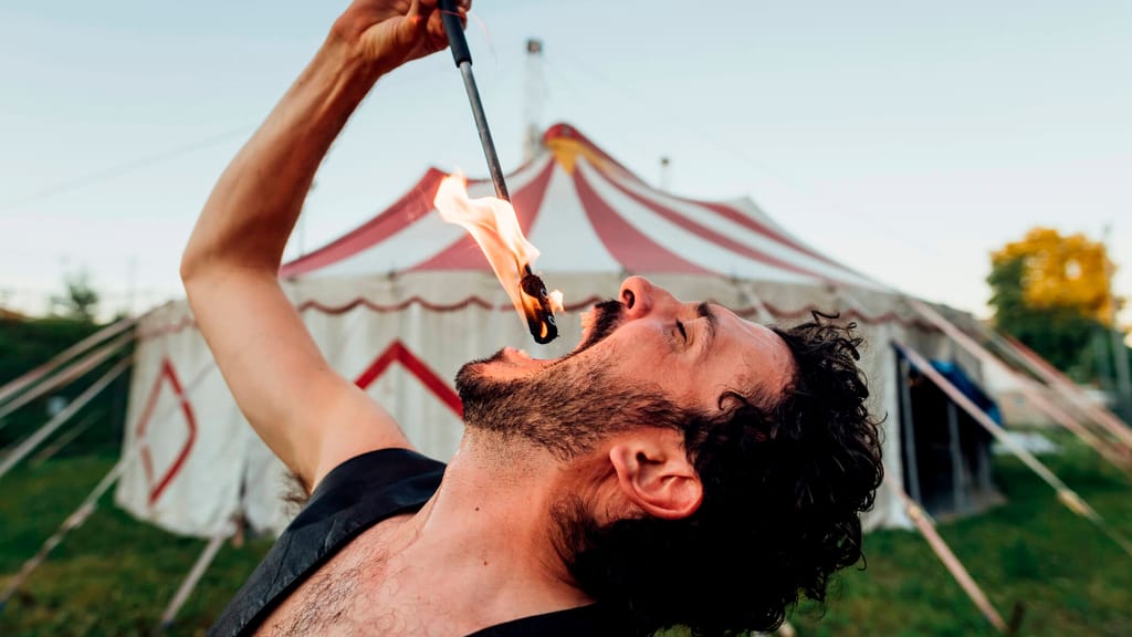 Zirkus-Horror: Feuerschlucker-Show endet in Flammeninferno! Kinder verletzt - news - exxpress Nachrichten