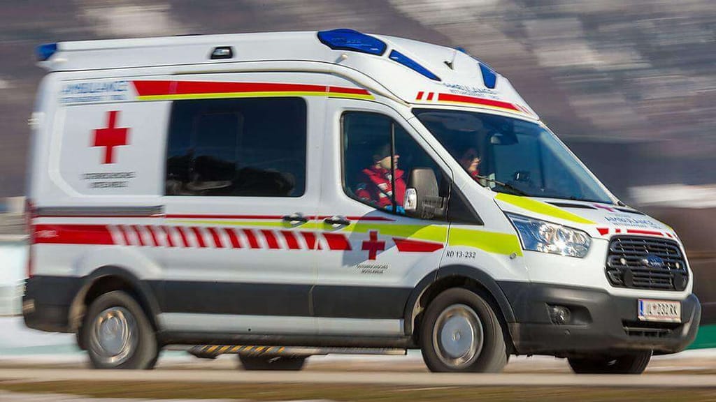 Tretauto-Unfall: Drei Kinder und Mutter verletzt - news - exxpress Nachrichten