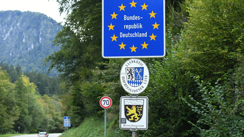 „U-Boote“ in Österreich? FPÖ stellt brisante Frage zu verschwundenen Migranten - politik - exxpress Nachrichten