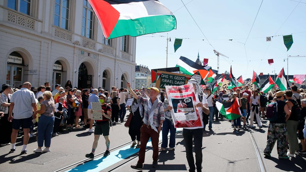 Song Contest: Polizisten bei antisemitischer Demo in Basel verletzt - news - exxpress Nachrichten