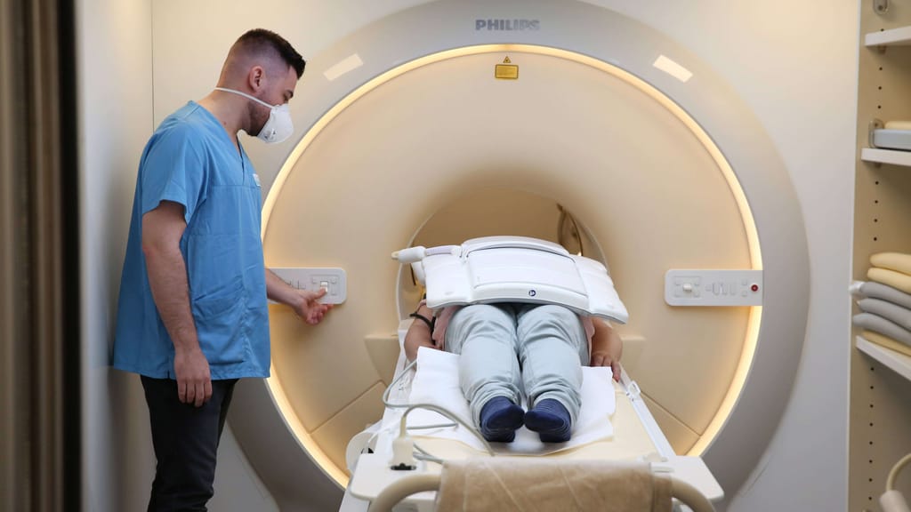Zwei-Klassen-Medizin: Lange Wartezeiten in Oberösterreich - news - exxpress Nachrichten