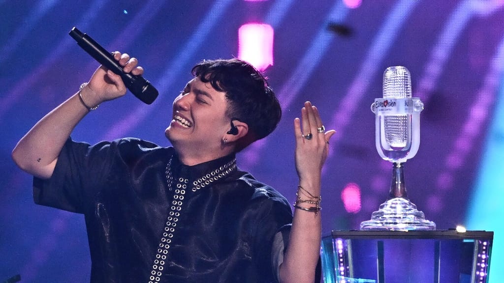 „Dann geh mit Regenbogenfahne nach Gaza“ – scharfe Kritik an ESC-Sieger JJ - politik - exxpress Nachrichten