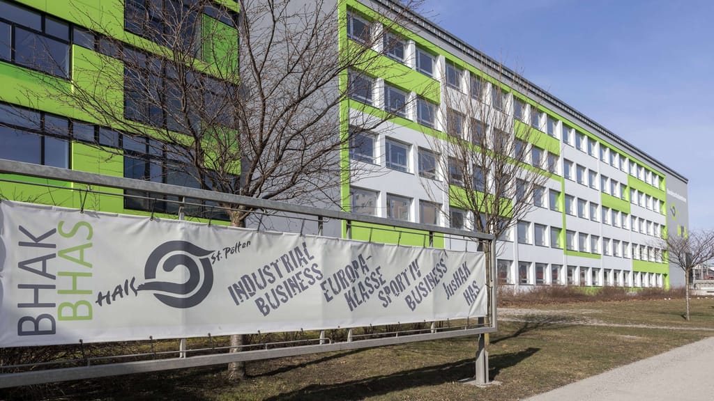 Islamischer Staat? 27 Bombendrohungen gegen Schulen in Niederösterreich - news - exxpress Nachrichten