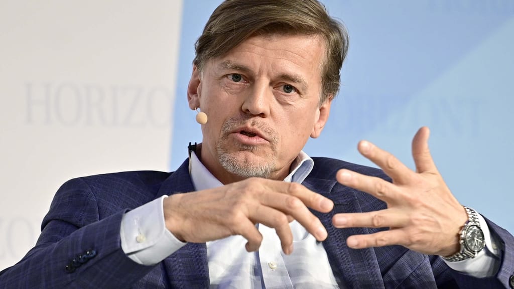 Veit Dengler (NEOS) im Podcast: Warum Sky Shield für ihn längst überfällig war - politik - exxpress Nachrichten