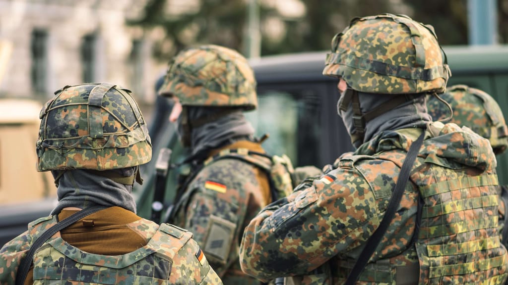 Insider: NATO will 40.000 weitere Soldaten von Deutschland - politik - exxpress Nachrichten