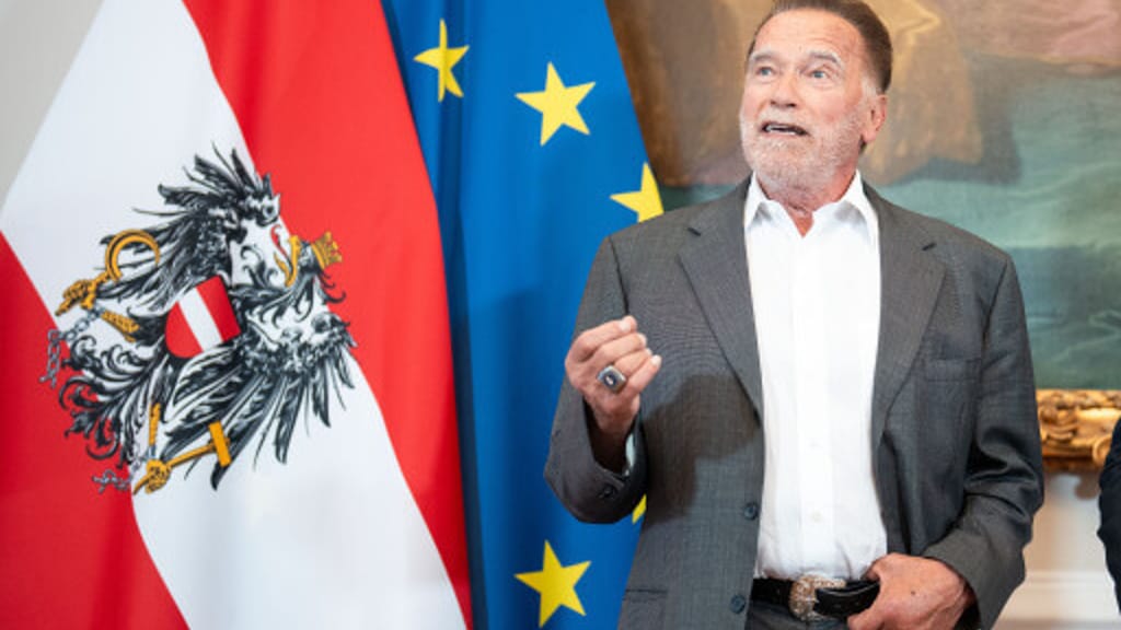 „Hier spricht Arnold" – Schwarzenegger überrascht Wiener Öffi-Nutzer - news - exxpress Nachrichten