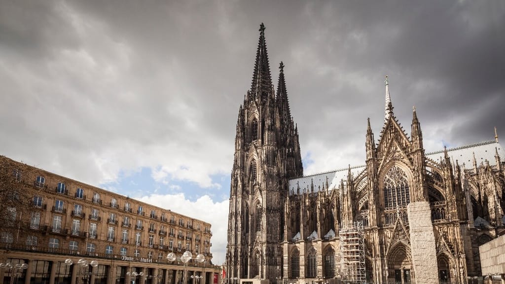 Auch RTL betroffen: 20.000 Menschen müssen Köln wegen Weltkriegsbomben räumen - news - exxpress Nachrichten
