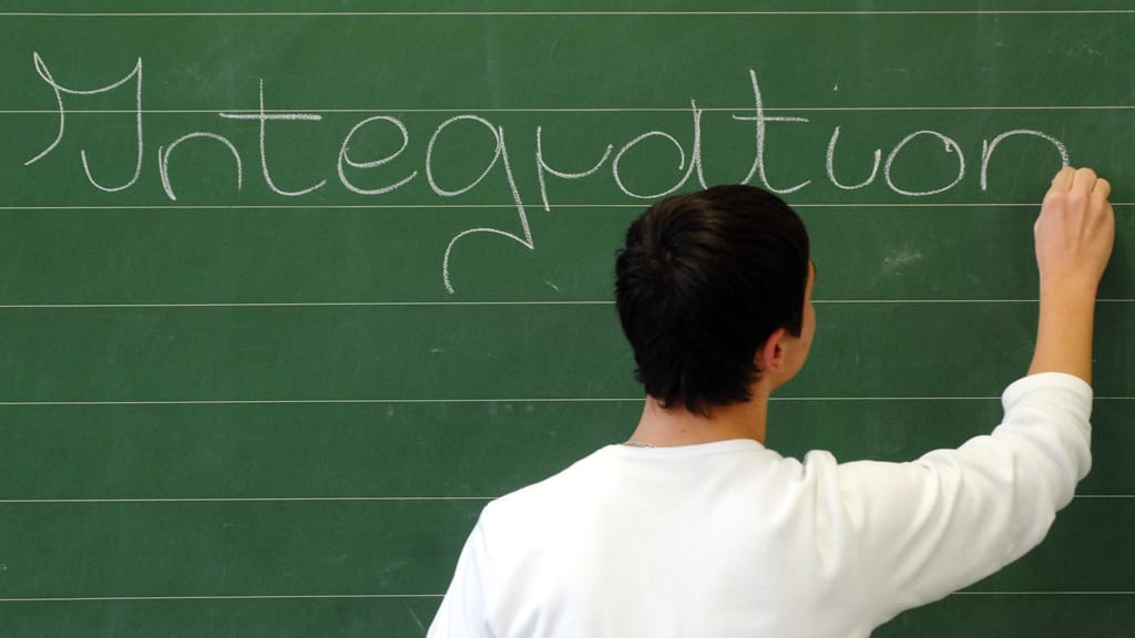 Millionen für Flüchtlingskinder zweckentfremdet: Geld bleibt ungenutzt - politik - exxpress Nachrichten