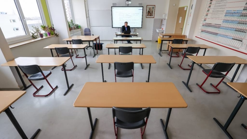 Schulen zu – Gewalt stoppen? Experten fordern sofortige Schließung bis zu den Ferien! - news - exxpress Nachrichten
