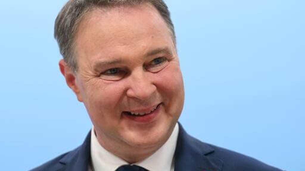 Babler fordert nach Amoklauf in Graz: Verschärfung des Waffengesetzes - politik - exxpress Nachrichten