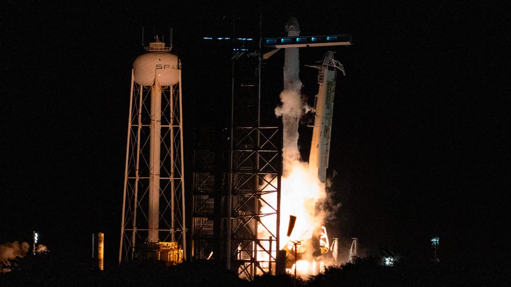 Trump vs. Musk – Wenn sich zwei streiten, freut sich der Dritte: Jeff Bezos! - news - exxpress Nachrichten