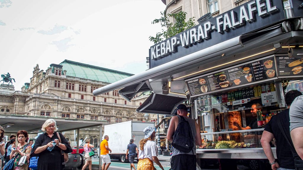 Geldwäsche: Bargeldverbot am Kebap-Stand? - news - exxpress Nachrichten