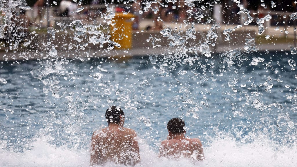Missbrauch im Freibad: „Bei hohen Temperaturen liegen die Gemüter manchmal blank" - news - exxpress Nachrichten