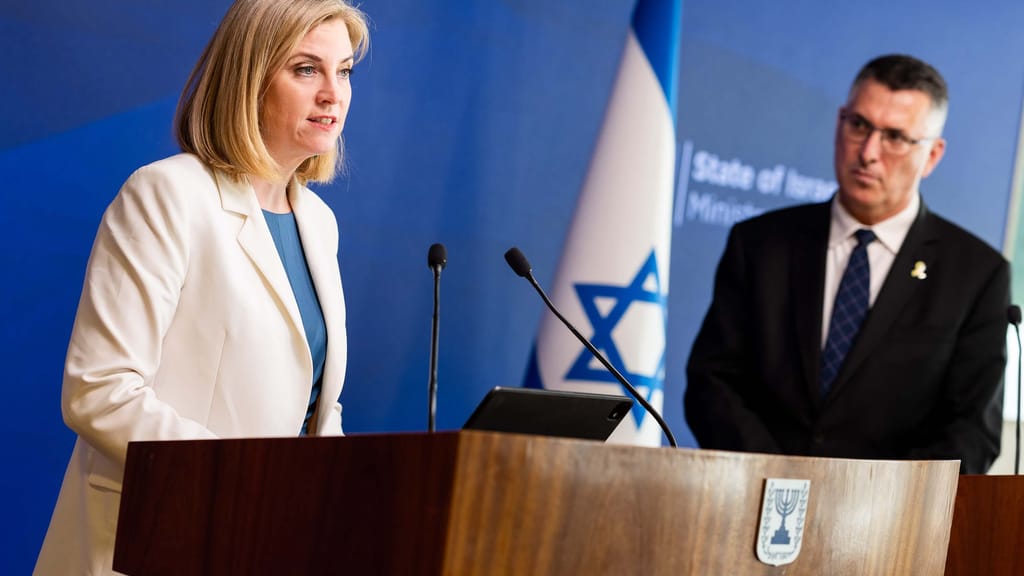 Exklusiv: Gaza-Hilfschef greift Meinl-Reisinger an: „Sollen Menschen verhungern?“ - politik - exxpress Nachrichten