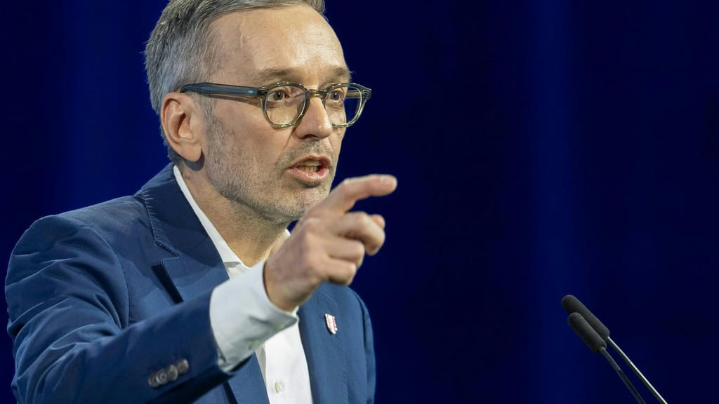 „Verrat am Volk“: Kickl rechnet in Grosz-Buch eiskalt mit Merkel ab - politik - exxpress Nachrichten