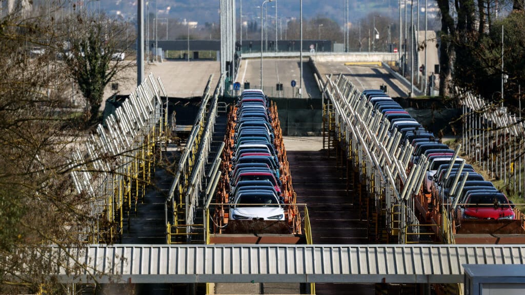 Die Klimaregeln sind zu streng: Auto-Riese Stellantis schlägt Alarm - economy - exxpress Nachrichten