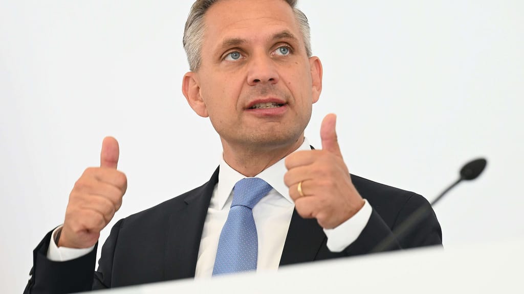 „Spitzenkappung“ kommt: Regierung bremst PV-Anlagen bei Netzüberlastung - economy - exxpress Nachrichten