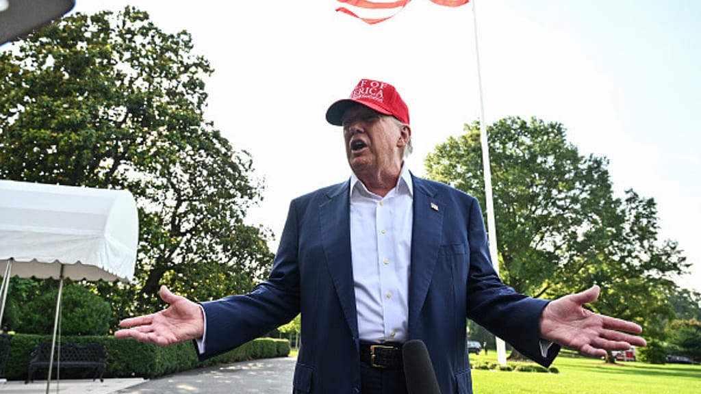 Trump ätzt gegen Musk: „Diese neue Partei ist lächerlich!" - politik - exxpress Nachrichten
