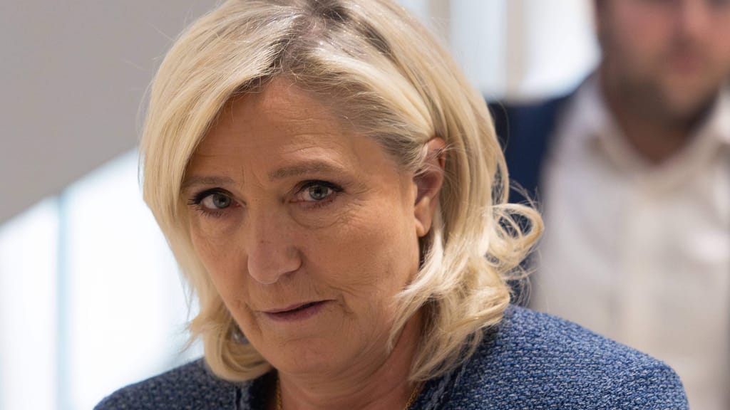 Gericht weist Le Pens Antrag ab - politik - exxpress Nachrichten