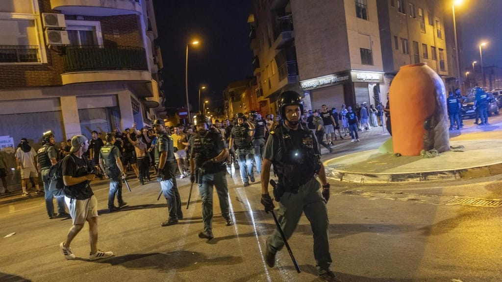Spanier gegen Migranten: Nach Rentner-Angriff tobt der Straßenkrieg - news - exxpress Nachrichten