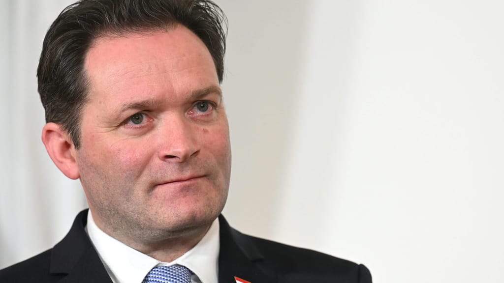 Geheimakte Klimagesetz: Minister legt Entwurf vor – und schweigt - politik - exxpress Nachrichten