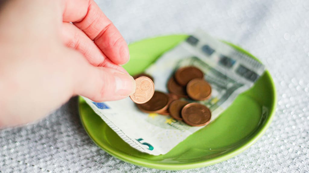 Trinkgeld-Debatte eskaliert erneut: Sozialpartner plötzlich wieder zerstritten - politik - exxpress Nachrichten
