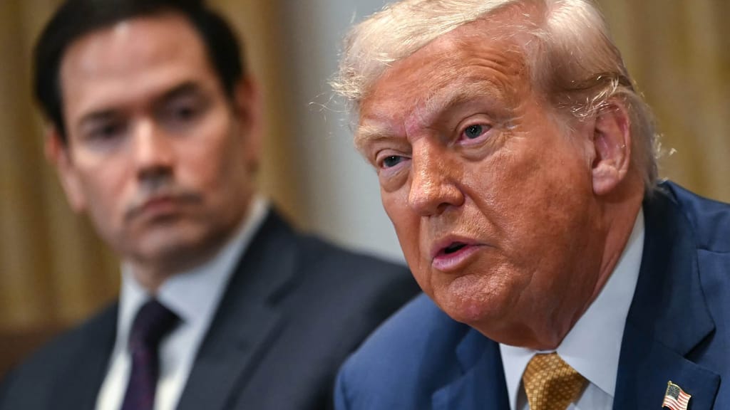 USA entlassen Russland-Experten – Trump baut Außenamt radikal um - politik - exxpress Nachrichten