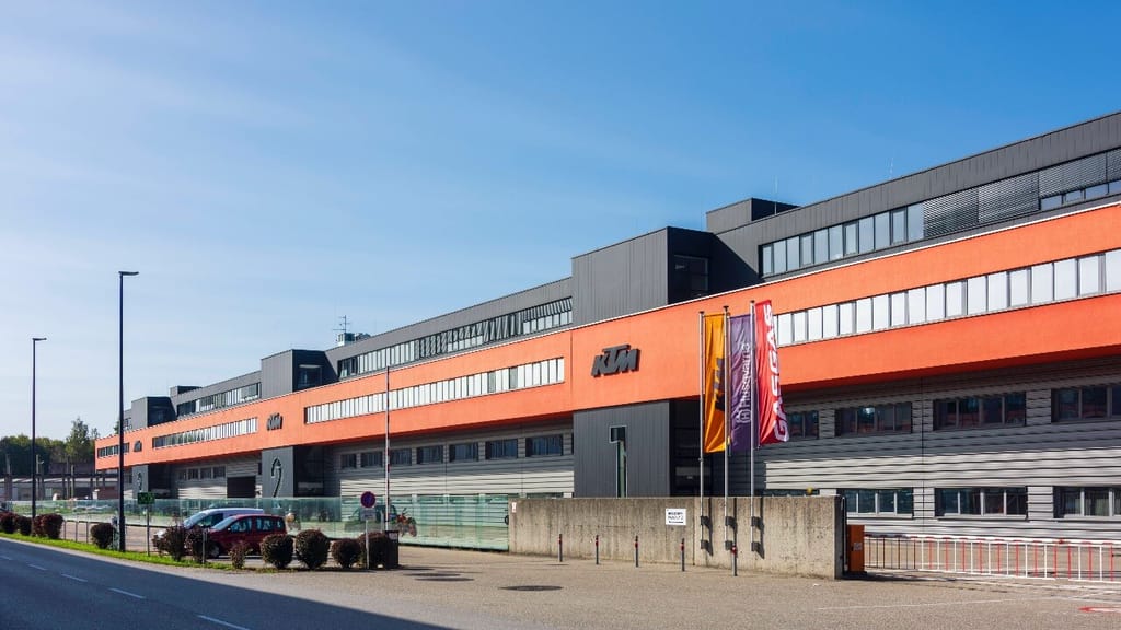 KTM-Mutter bricht ein: Umsatz halbiert, tausende Jobs weg - economy - exxpress Nachrichten