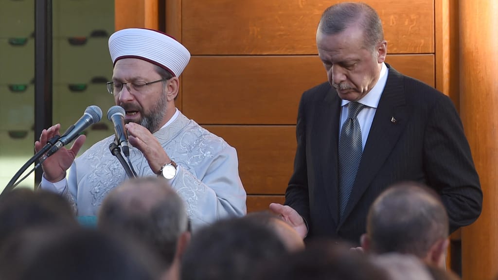 Islam-Funktionäre sollen mit Spendengeld Prostituierte bezahlt haben - politik - exxpress Nachrichten