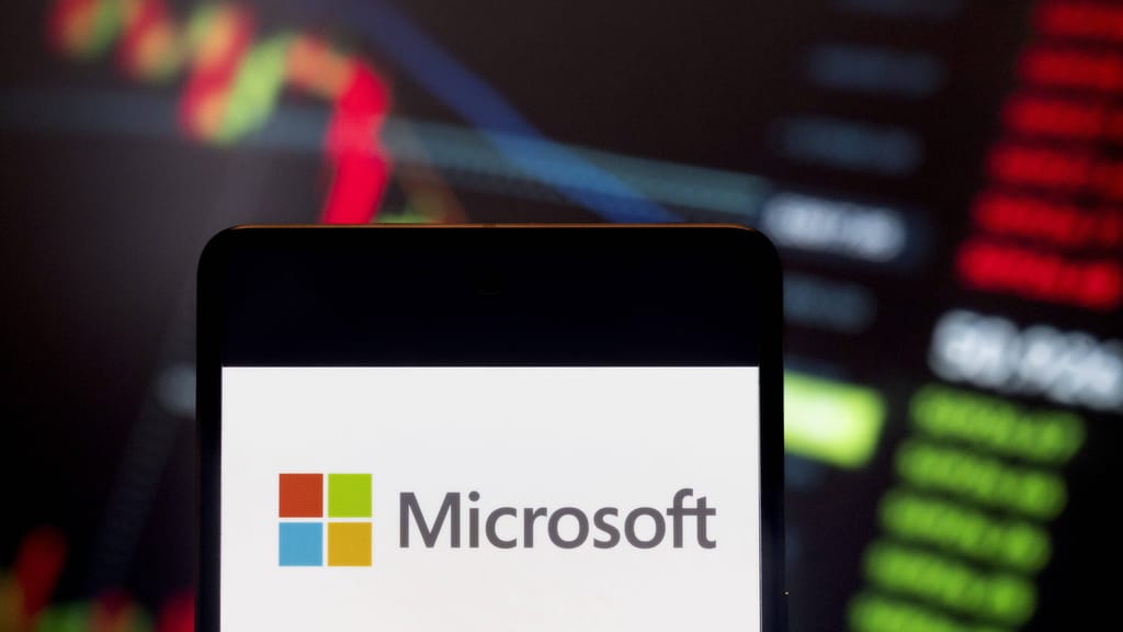 Microsoft knackt 4-Billionen-Dollar-Marke: KI-Geschäft lässt Aktie steigen - economy - exxpress Nachrichten