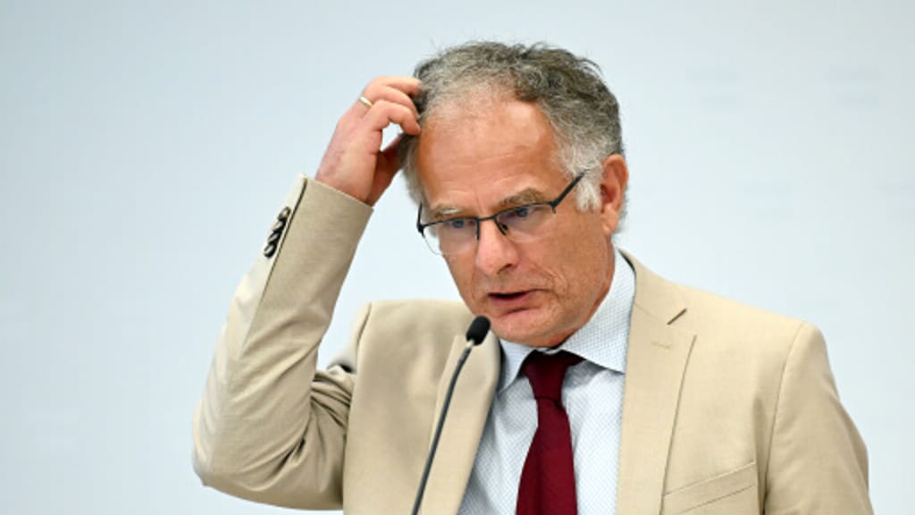 Nächster Streit in der Regierung: NEOS attackieren SPÖ-Finanzminister Marterbauer - politik - exxpress Nachrichten