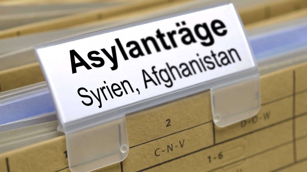Asylanträge in Österreich: Stark rückläufig – oder „Propaganda-Show“? - politik - exxpress Nachrichten