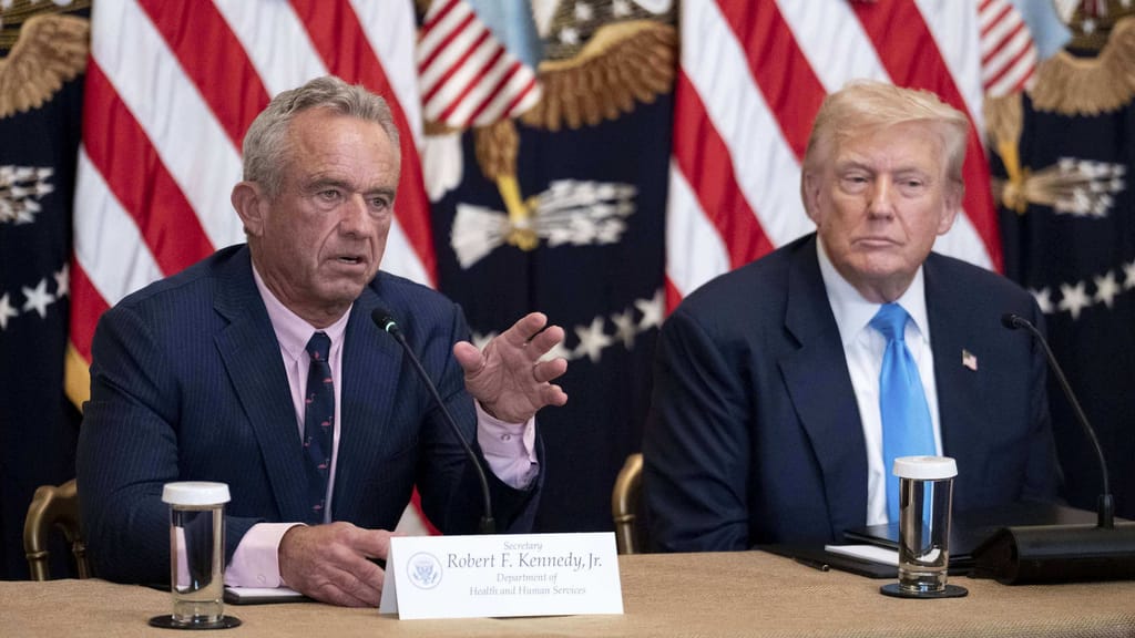 Trump & RFK Jr.: Kommt jetzt das mRNA-Verbot in den USA? - politik - exxpress Nachrichten