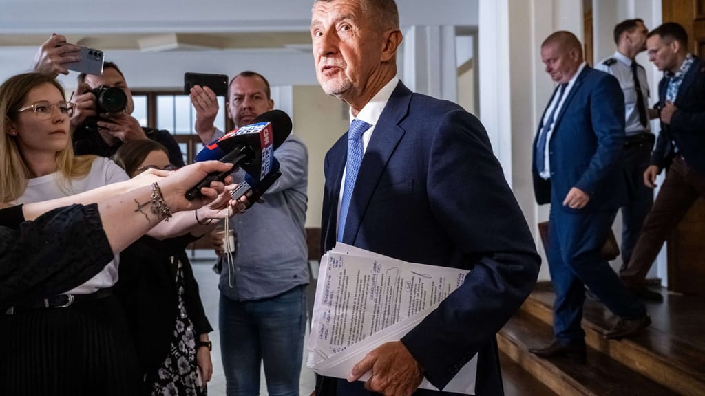 Oppositionschef Babis bei Wahlkampfauftritt in Tschechien attackiert - politik - exxpress Nachrichten