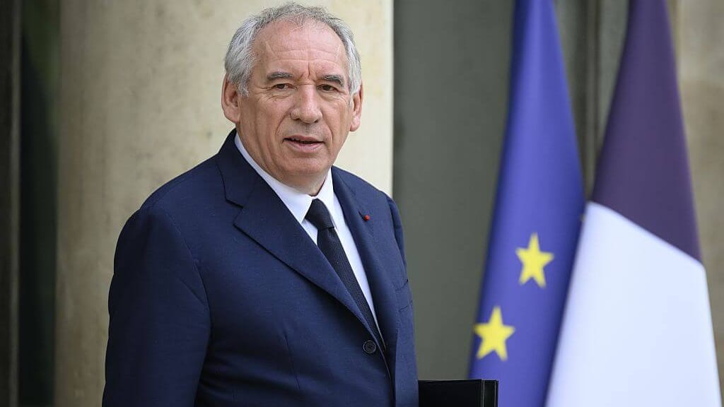 Paukenschlag! Frankreichs Premierminister verliert Vertrauensfrage - politik - exxpress Nachrichten