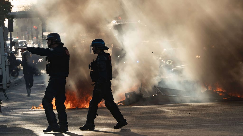 Frankreich im Ausnahmezustand: 200.000 auf der Straße, 540 Festnahmen - politik - exxpress Nachrichten