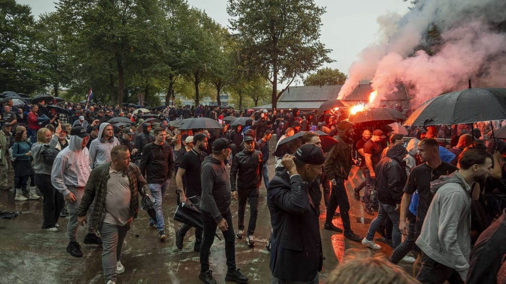 Niederlande: Ausschreitungen bei Protesten gegen Migration - news - exxpress Nachrichten