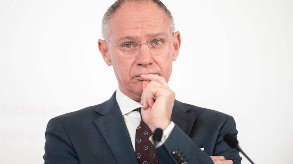 Karner trifft griechischen Migrationsminister in Wien - politik - exxpress Nachrichten